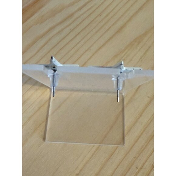 Red Star Shaped Enamel Stud Earrings For Women - Picture 3 of 6